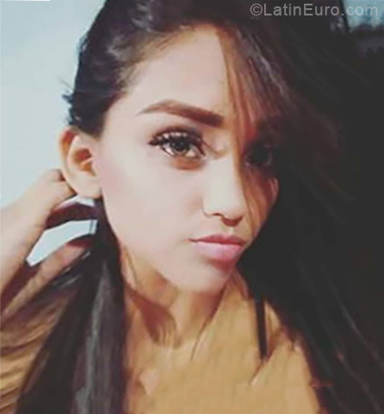Date this cute Venezuela girl Nahomi from Cumana VE2255