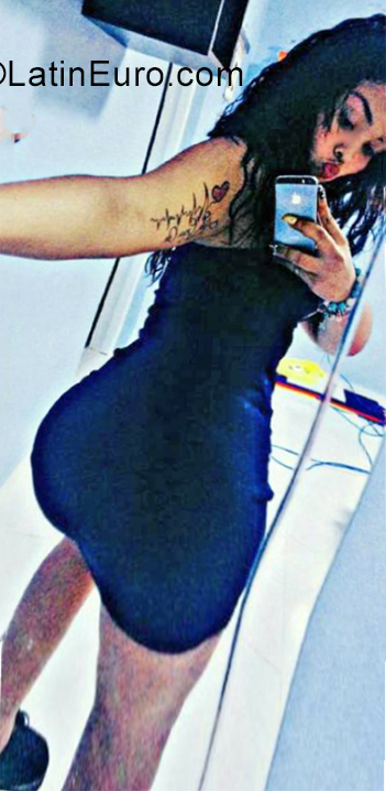 Date this delightful Dominican Republic girl Yisell from Bonao DO34435