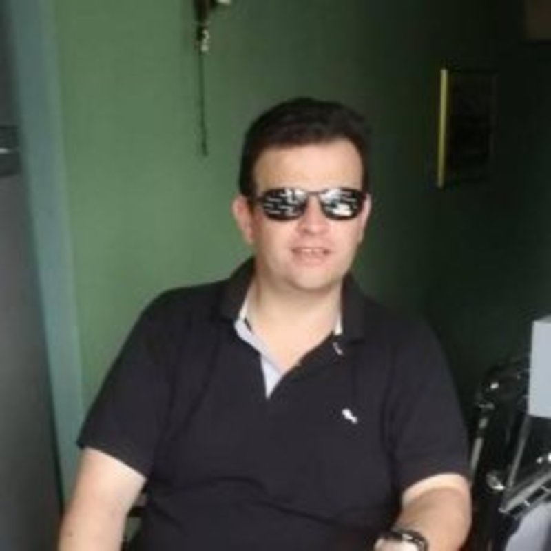 Date this tall Colombia man Alejandro from Bogota CO25273