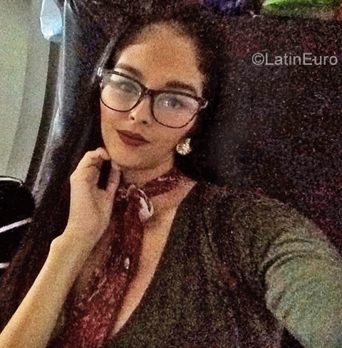 Date this sultry Venezuela girl Rosy from Caracas VE2331