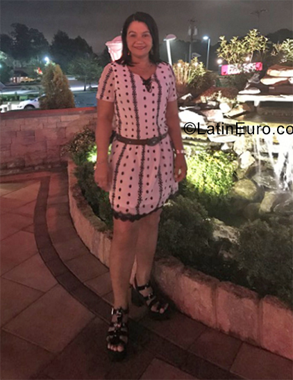 Date this delightful United States girl Paula from Philadelphia US19994