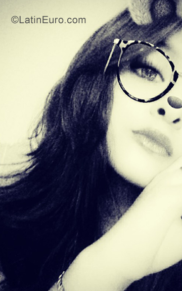 Date this cute Ecuador girl Jamileth from Portoviejo EC327