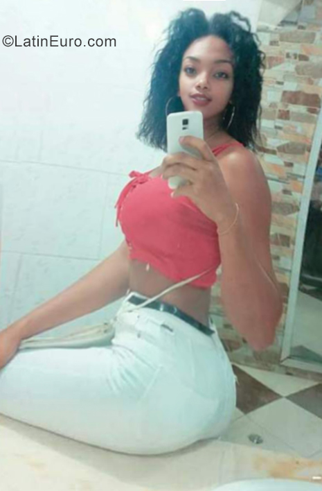 Date this sultry Dominican Republic girl Jafreisy from San Pedro De Macoris DO34923