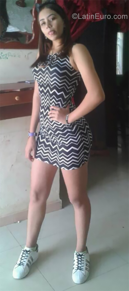Date this stunning Venezuela girl Yueli from Caracas VE2452