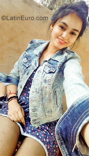 Date this charming Peru girl Cristal from Cajamarca PE1401