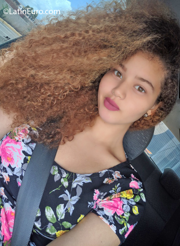 Date this beautiful Venezuela girl Edimar from Coro VE2478