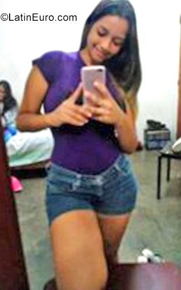 Date this georgeous Venezuela girl Beatriz from Cumana VE2511