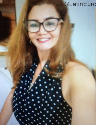 Date this voluptuous Brazil girl Brasilian from Belem BR10868