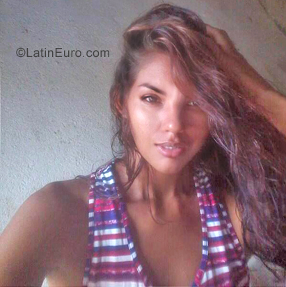Date this beautiful Colombia girl Arlene from Santa Marta CO25735