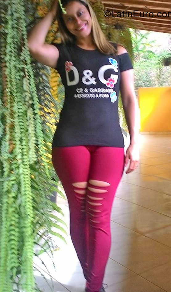 Date this lovely Brazil girl Juliana from Victoria BR10871