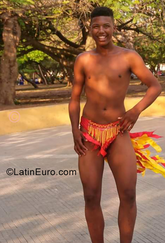 Date this voluptuous Colombia man Jhon from Cartagena CO25773