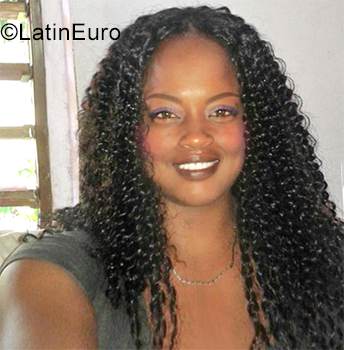 Date this fun Jamaica girl Leonie from Montego Bay JM2625