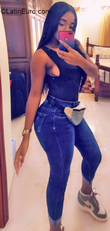 Date this fun Dominican Republic girl Yoniry from San Pedro De Macoris DO35508