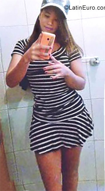 Date this gorgeous Brazil girl Ana from Betim BR10878