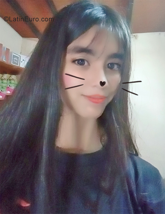 Date this pretty Paraguay girl Azul from Asuncion PY20