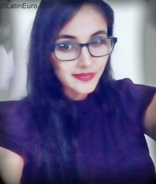 Date this beautiful Honduras girl Gisela from San Pedro Sula HN2684