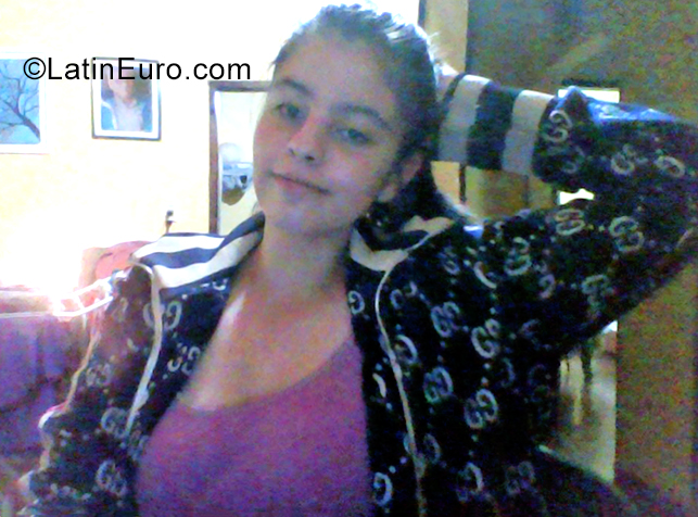 Date this attractive Paraguay girl Brisa from Ca r apegua PY24