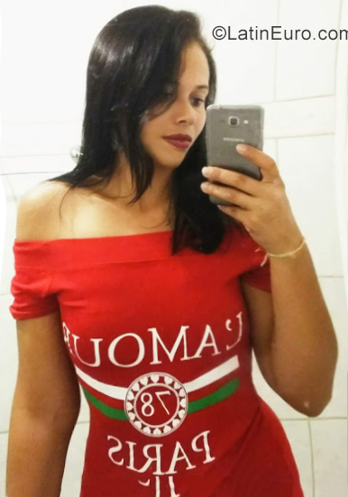 Date this beautiful Brazil girl Jessica from Salvador BR10919