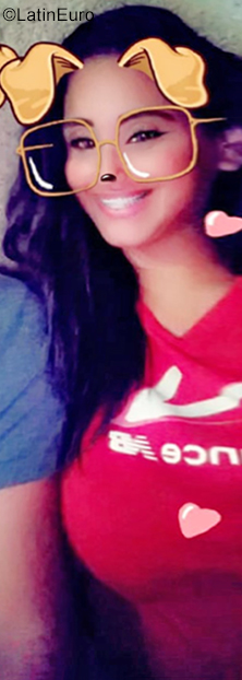 Date this pretty Venezuela girl Yornia from Miranda VE2581