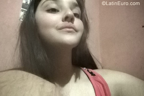 Date this pretty Argentina girl Lourdes from San Juan AR218