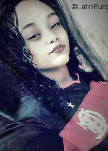 Date this good-looking Brazil girl Milena from Rio de Janeiro BR10907