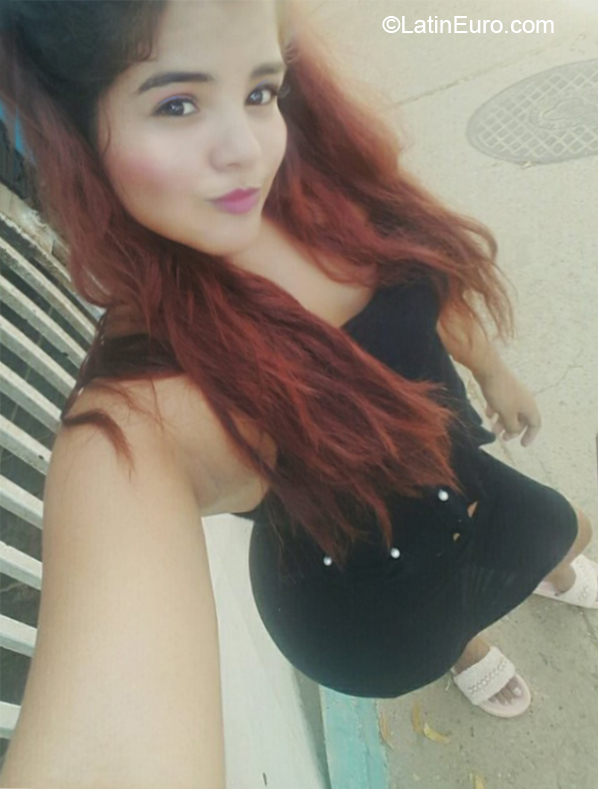 Date this georgeous Venezuela girl Andrea from Trujillo VE2633