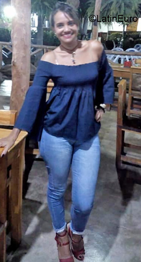 Date this attractive Colombia girl Pati from Santa Marta CO25940