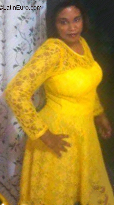 Date this nice looking Brazil girl Fernanda from Sao Paulo BR10914