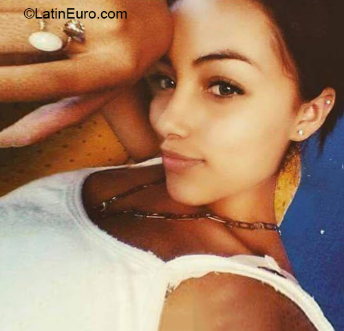 Date this stunning Colombia girl Lorena from Pereira CO25982