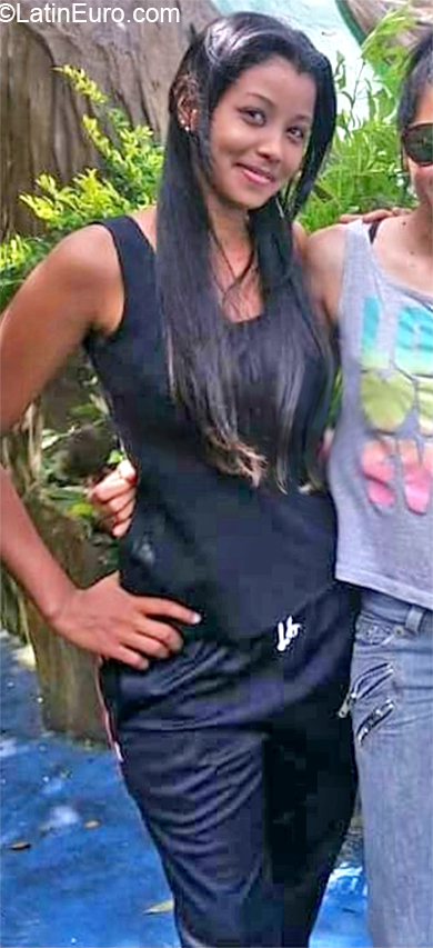 Date this foxy Venezuela girl Migedy from Zaraza VE2687