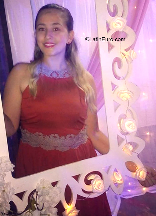Date this gorgeous Colombia girl Silvia from Bucaramanga CO26027
