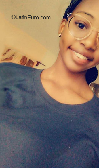 Date this sultry Dominican Republic girl Nathaly from San Pedro Sula DO36005