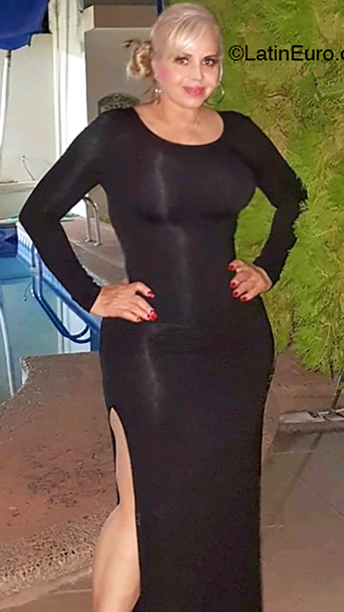 Date this good-looking Mexico girl Yolanda from Guadalajara MX1699