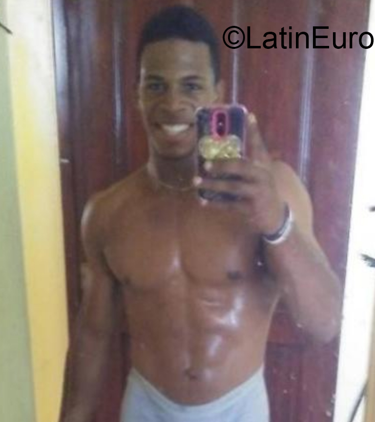 Date this passionate Dominican Republic man Juan from Santo Domingo DO36131