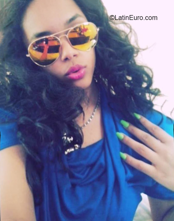 Date this athletic Dominican Republic girl Elizaberh from San cristobal DO36215