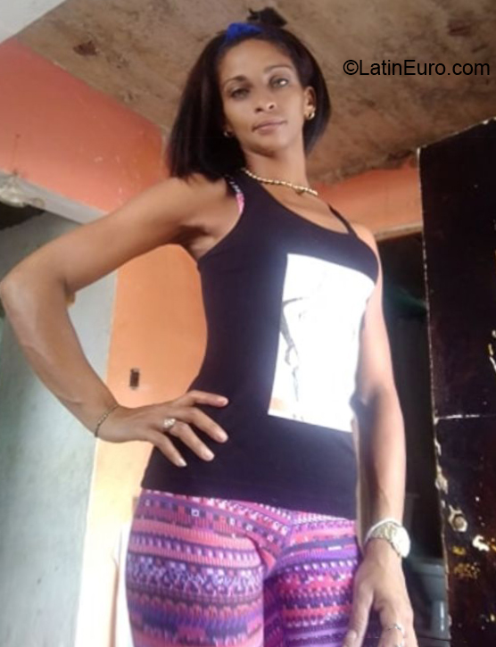 Date this foxy Cuba girl Olga from Ciudad Habana CU617