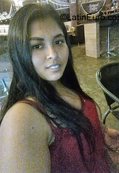 Date this nice looking Peru girl Yoselin from Lima PE1448