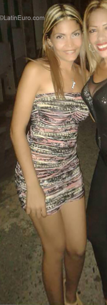Date this stunning Venezuela girl Ivana from Maracaibo VE2751