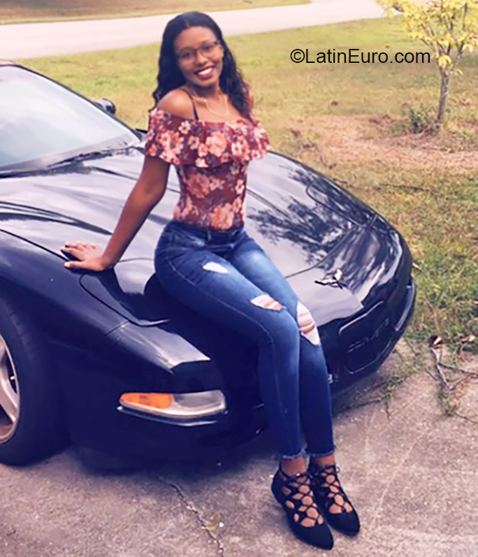 Date this sultry Jamaica girl Unique from Kingston US20405