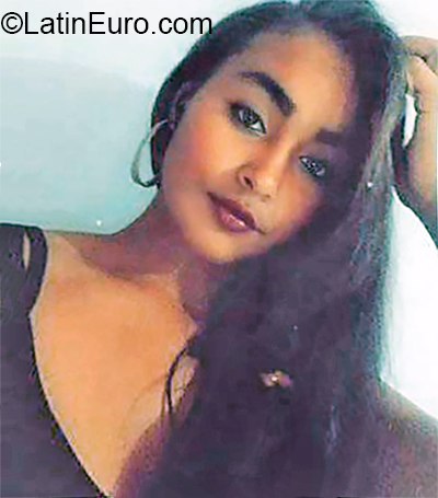 Date this pretty Brazil girl Welen from Belo Horizonte BR10942