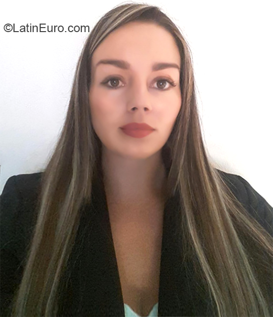 Date this tall Colombia girl Yuri from Pereira CO26217