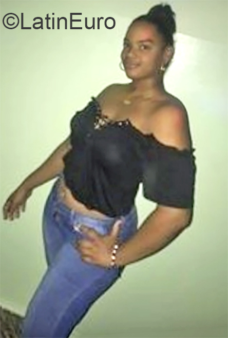 Date this georgeous Dominican Republic girl Arleny from La Vega DO36451