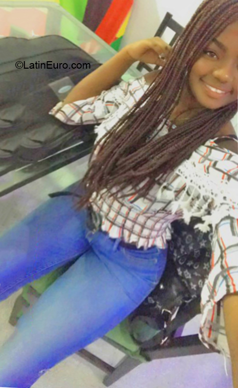 Date this stunning Dominican Republic girl Abigail from San Pedro De Macoris DO36478