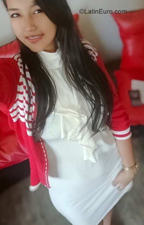 Date this pretty Venezuela girl Marielys from Caracas VE2773
