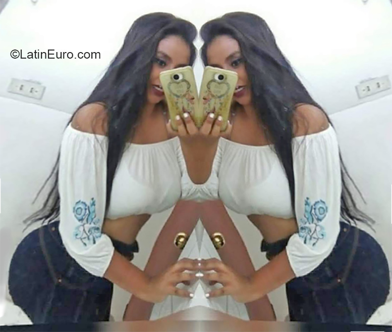 Date this pretty Peru girl Daniela from Araquipa PE1455