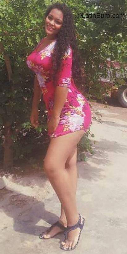 Date this happy Venezuela girl Wilmery from Falcon VE2776