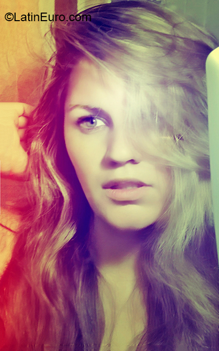 Date this delightful Argentina girl Luna from Parana AR263