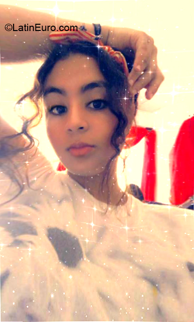 Date this gorgeous Dominican Republic girl Johanna from La Vega DO36688