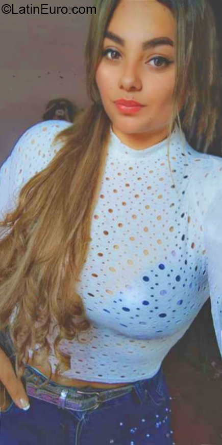 Date this beautiful Colombia girl Paula from Pereira CO26379