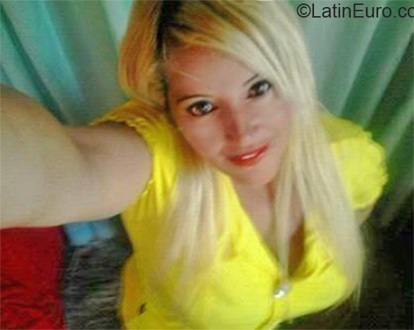Date this sultry Brazil girl Cristina from Sao Goncalo BR10974